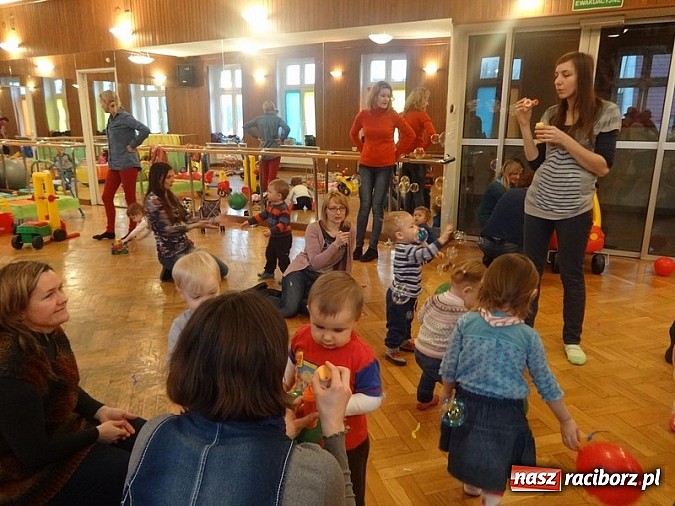 Zdjęcie w galerii na portalu naszraciborz.pl: Bal Przebierańców i flamenco na Dzień Babci w Fiku-miku wiadomości z regionu