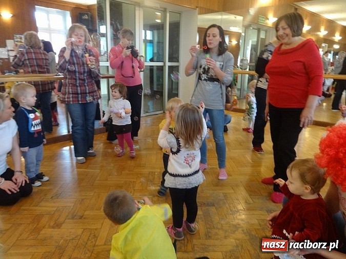 Zdjęcie w galerii na portalu naszraciborz.pl: Bal Przebierańców i flamenco na Dzień Babci w Fiku-miku wiadomości z regionu