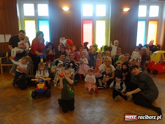 Zdjęcie w galerii na portalu naszraciborz.pl: Bal Przebierańców i flamenco na Dzień Babci w Fiku-miku wiadomości z regionu