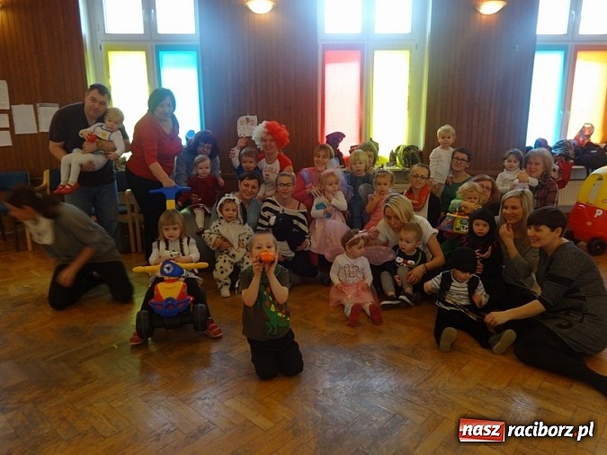 Zdjęcie w galerii na portalu naszraciborz.pl: Bal Przebierańców i flamenco na Dzień Babci w Fiku-miku wiadomości z regionu