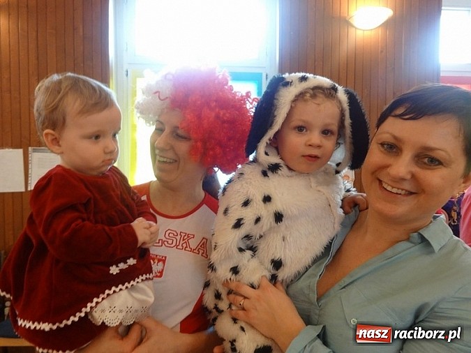 Zdjęcie w galerii na portalu naszraciborz.pl: Bal Przebierańców i flamenco na Dzień Babci w Fiku-miku wiadomości z regionu