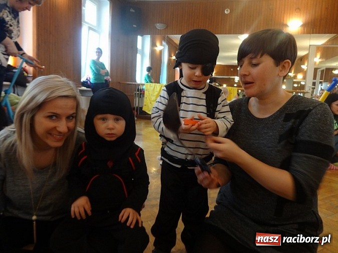 Zdjęcie w galerii na portalu naszraciborz.pl: Bal Przebierańców i flamenco na Dzień Babci w Fiku-miku wiadomości z regionu