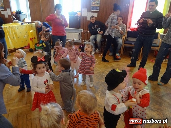 Zdjęcie w galerii na portalu naszraciborz.pl: Bal Przebierańców i flamenco na Dzień Babci w Fiku-miku wiadomości z regionu