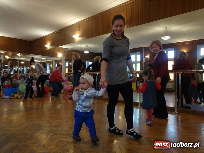 Zdjęcie w galerii na portalu naszraciborz.pl: Bal Przebierańców i flamenco na Dzień Babci w Fiku-miku wiadomości z regionu