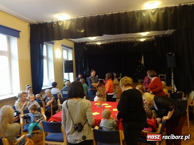 Zdjęcie w galerii na portalu naszraciborz.pl: Bal Przebierańców i flamenco na Dzień Babci w Fiku-miku wiadomości z regionu