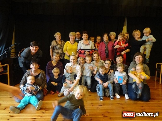 Zdjęcie w galerii na portalu naszraciborz.pl: Bal Przebierańców i flamenco na Dzień Babci w Fiku-miku wiadomości z regionu