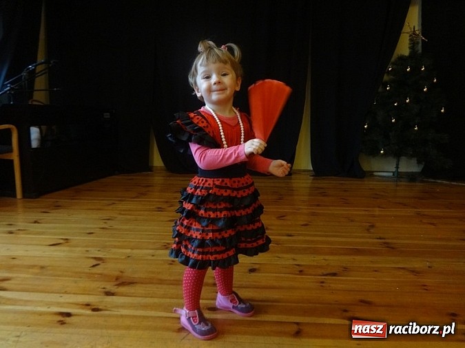 Zdjęcie w galerii na portalu naszraciborz.pl: Bal Przebierańców i flamenco na Dzień Babci w Fiku-miku wiadomości z regionu