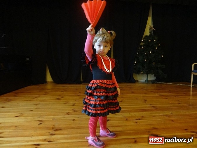 Zdjęcie w galerii na portalu naszraciborz.pl: Bal Przebierańców i flamenco na Dzień Babci w Fiku-miku wiadomości z regionu