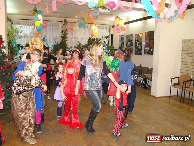 Zdjęcie w galerii na portalu naszraciborz.pl: Wspaniały bal przebierańc&oacute;w w Domu Kultury w Borucinie wiadomości z regionu