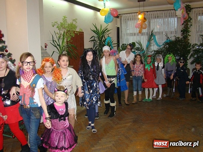Zdjęcie w galerii na portalu naszraciborz.pl: Wspaniały bal przebierańc&oacute;w w Domu Kultury w Borucinie wiadomości z regionu