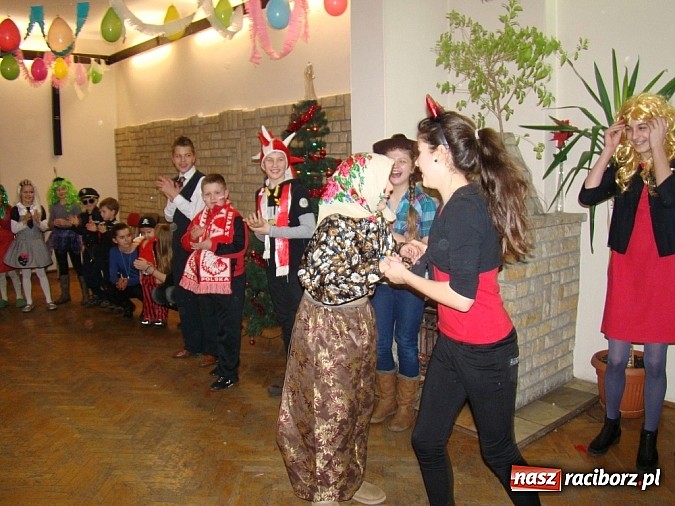 Zdjęcie w galerii na portalu naszraciborz.pl: Wspaniały bal przebierańc&oacute;w w Domu Kultury w Borucinie wiadomości z regionu