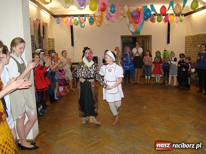 Zdjęcie w galerii na portalu naszraciborz.pl: Wspaniały bal przebierańc&oacute;w w Domu Kultury w Borucinie wiadomości z regionu