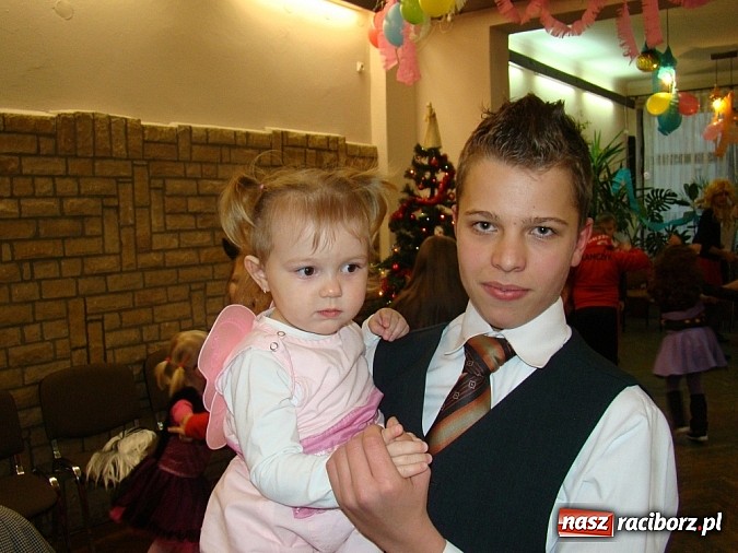 Zdjęcie w galerii na portalu naszraciborz.pl: Wspaniały bal przebierańc&oacute;w w Domu Kultury w Borucinie wiadomości z regionu