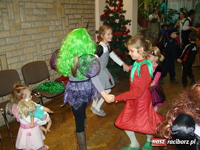 Zdjęcie w galerii na portalu naszraciborz.pl: Wspaniały bal przebierańc&oacute;w w Domu Kultury w Borucinie wiadomości z regionu