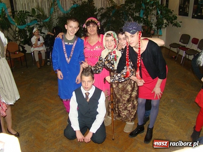 Zdjęcie w galerii na portalu naszraciborz.pl: Wspaniały bal przebierańc&oacute;w w Domu Kultury w Borucinie wiadomości z regionu