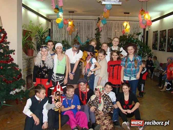 Zdjęcie w galerii na portalu naszraciborz.pl: Wspaniały bal przebierańc&oacute;w w Domu Kultury w Borucinie wiadomości z regionu