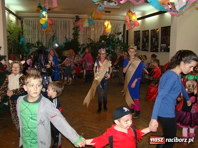 Zdjęcie w galerii na portalu naszraciborz.pl: Wspaniały bal przebierańc&oacute;w w Domu Kultury w Borucinie wiadomości z regionu