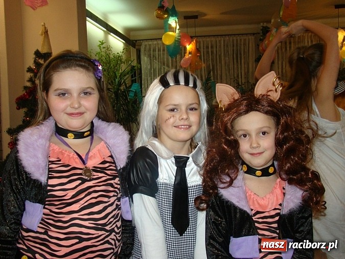 Zdjęcie w galerii na portalu naszraciborz.pl: Wspaniały bal przebierańc&oacute;w w Domu Kultury w Borucinie wiadomości z regionu