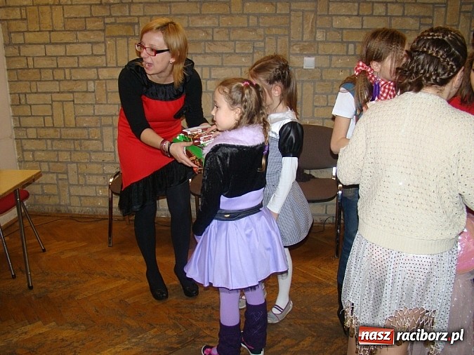 Zdjęcie w galerii na portalu naszraciborz.pl: Wspaniały bal przebierańc&oacute;w w Domu Kultury w Borucinie wiadomości z regionu