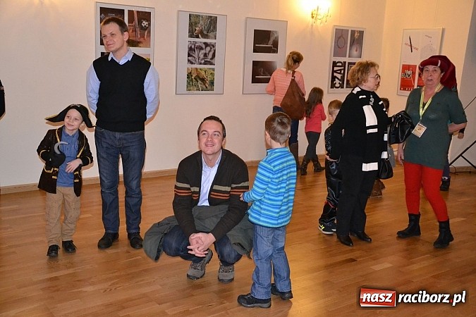 Zdjęcie w galerii na portalu naszraciborz.pl: Fantastyczna Zamkowa Noc z Książką. Szalona zabawa wiadomości z regionu