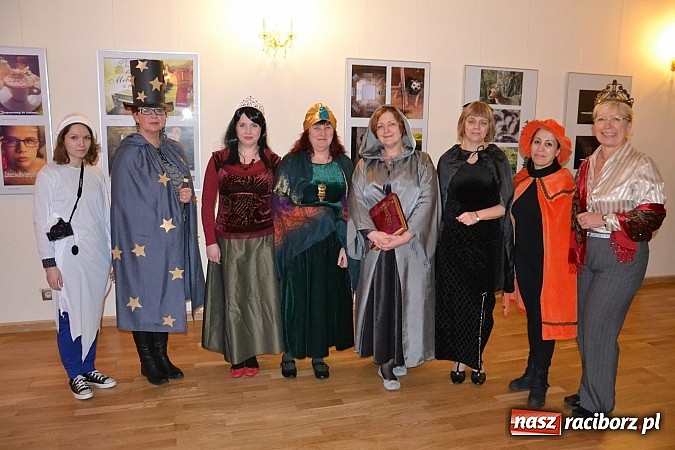 Zdjęcie w galerii na portalu naszraciborz.pl: Fantastyczna Zamkowa Noc z Książką. Szalona zabawa wiadomości z regionu