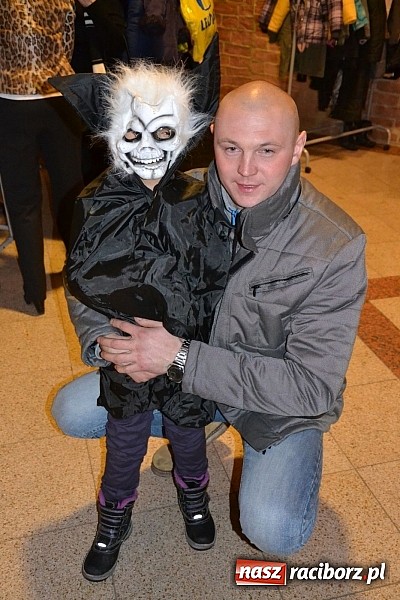 Zdjęcie w galerii na portalu naszraciborz.pl: Fantastyczna Zamkowa Noc z Książką. Szalona zabawa wiadomości z regionu