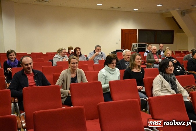 Zdjęcie w galerii na portalu naszraciborz.pl: Fantastyczna Zamkowa Noc z Książką. Szalona zabawa wiadomości z regionu