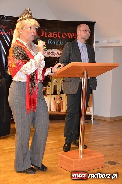 Zdjęcie w galerii na portalu naszraciborz.pl: Fantastyczna Zamkowa Noc z Książką. Szalona zabawa wiadomości z regionu