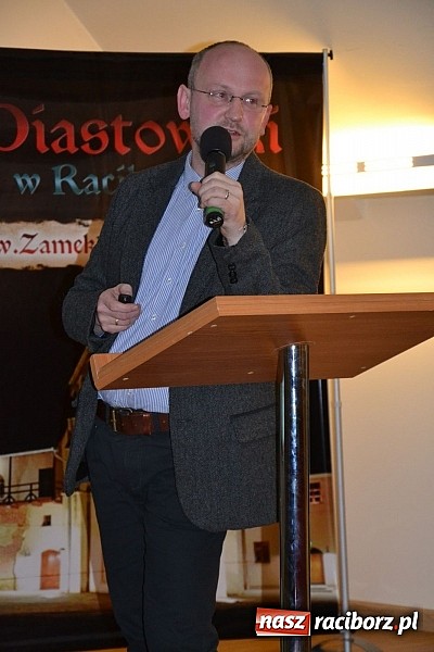 Zdjęcie w galerii na portalu naszraciborz.pl: Fantastyczna Zamkowa Noc z Książką. Szalona zabawa wiadomości z regionu