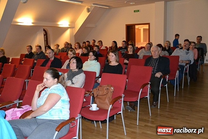 Zdjęcie w galerii na portalu naszraciborz.pl: Fantastyczna Zamkowa Noc z Książką. Szalona zabawa wiadomości z regionu
