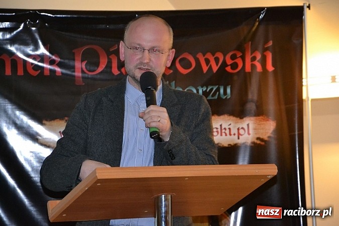 Zdjęcie w galerii na portalu naszraciborz.pl: Fantastyczna Zamkowa Noc z Książką. Szalona zabawa wiadomości z regionu