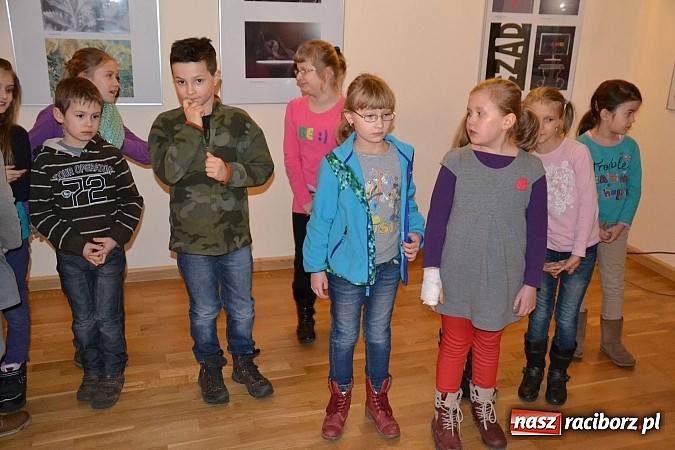 Zdjęcie w galerii na portalu naszraciborz.pl: Fantastyczna Zamkowa Noc z Książką. Szalona zabawa wiadomości z regionu