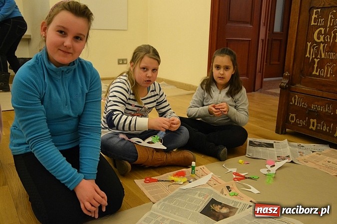 Zdjęcie w galerii na portalu naszraciborz.pl: Fantastyczna Zamkowa Noc z Książką. Szalona zabawa wiadomości z regionu