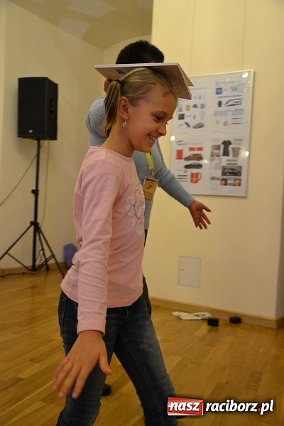 Zdjęcie w galerii na portalu naszraciborz.pl: Fantastyczna Zamkowa Noc z Książką. Szalona zabawa wiadomości z regionu