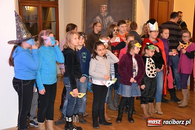 Zdjęcie w galerii na portalu naszraciborz.pl: Fantastyczna Zamkowa Noc z Książką. Szalona zabawa wiadomości z regionu