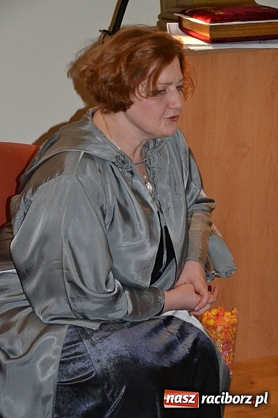 Zdjęcie w galerii na portalu naszraciborz.pl: Fantastyczna Zamkowa Noc z Książką. Szalona zabawa wiadomości z regionu