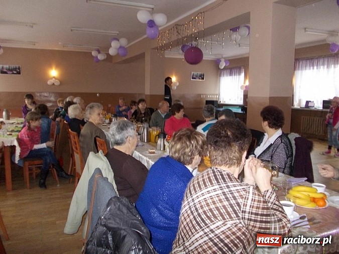 Zdjęcie w galerii na portalu naszraciborz.pl: Dzień Babci i Dziadka w Rudzie Kozielskiej wiadomości z regionu