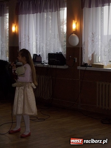 Zdjęcie w galerii na portalu naszraciborz.pl: Dzień Babci i Dziadka w Rudzie Kozielskiej wiadomości z regionu