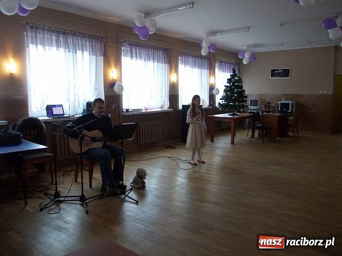 Zdjęcie w galerii na portalu naszraciborz.pl: Dzień Babci i Dziadka w Rudzie Kozielskiej wiadomości z regionu