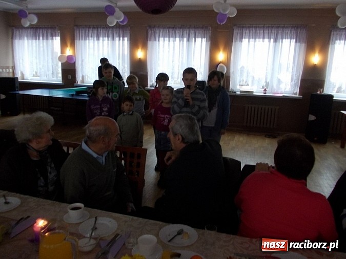 Zdjęcie w galerii na portalu naszraciborz.pl: Dzień Babci i Dziadka w Rudzie Kozielskiej wiadomości z regionu