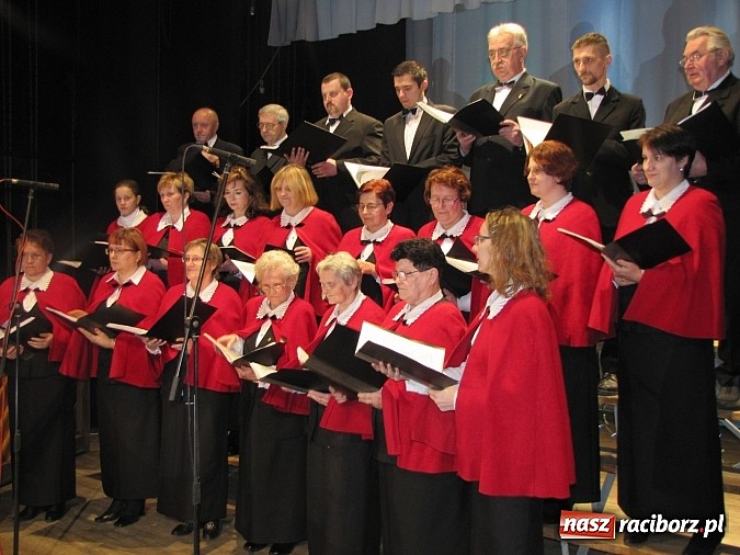 Zdjęcie w galerii na portalu naszraciborz.pl: Wiecz&oacute;r kolęd w Strzesze wiadomości z regionu