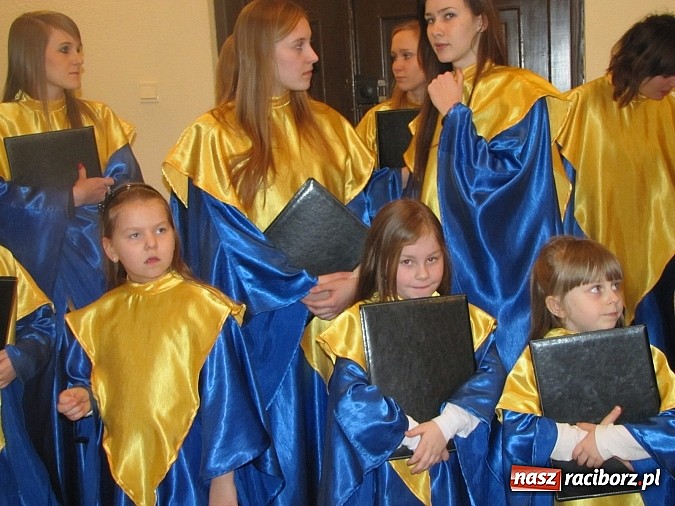 Zdjęcie w galerii na portalu naszraciborz.pl: Wiecz&oacute;r kolęd w Strzesze wiadomości z regionu