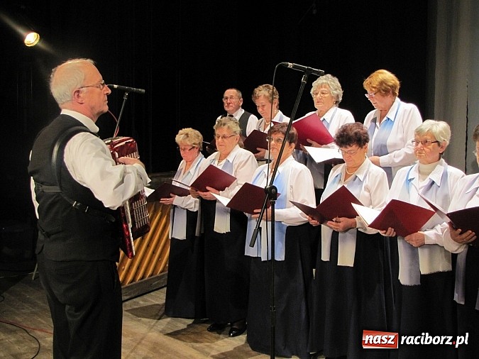 Zdjęcie w galerii na portalu naszraciborz.pl: Wiecz&oacute;r kolęd w Strzesze wiadomości z regionu