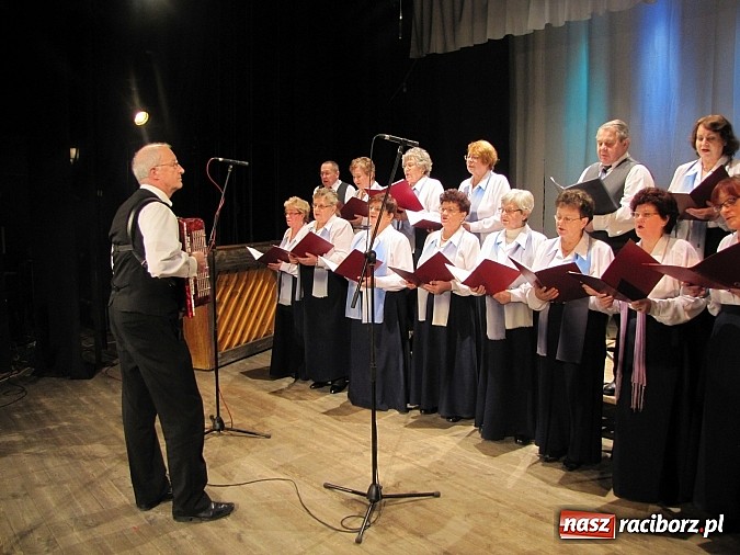 Zdjęcie w galerii na portalu naszraciborz.pl: Wiecz&oacute;r kolęd w Strzesze wiadomości z regionu