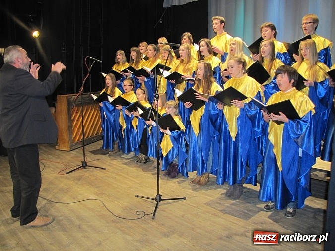 Zdjęcie w galerii na portalu naszraciborz.pl: Wiecz&oacute;r kolęd w Strzesze wiadomości z regionu