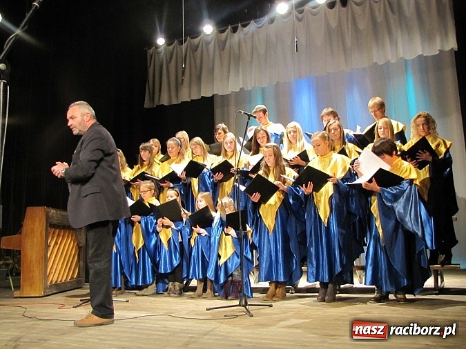 Zdjęcie w galerii na portalu naszraciborz.pl: Wiecz&oacute;r kolęd w Strzesze wiadomości z regionu
