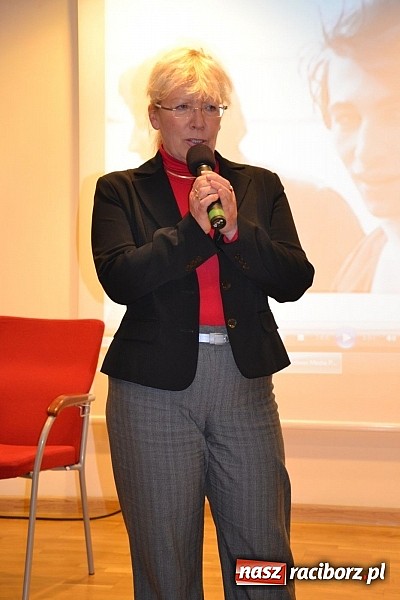 Zdjęcie w galerii na portalu naszraciborz.pl: Studniówki z dawnych lat. I Zamkowa Niedziela Wspomnień wiadomości z regionu