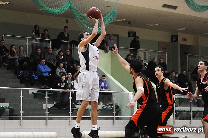 Zdjęcie w galerii na portalu naszraciborz.pl: Koszykówka. Pewna wygrana Ofensywy wiadomości z regionu