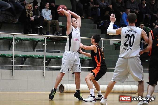 Zdjęcie w galerii na portalu naszraciborz.pl: Koszykówka. Pewna wygrana Ofensywy wiadomości z regionu