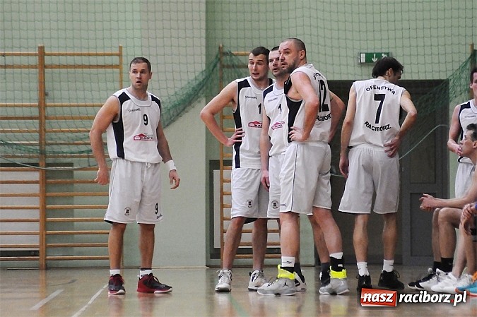Zdjęcie w galerii na portalu naszraciborz.pl: Koszykówka. Pewna wygrana Ofensywy wiadomości z regionu